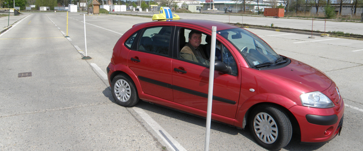 KRESZ oktatás, autóvezetés oktatás Siófok - autósoktató Dencs Zoltán